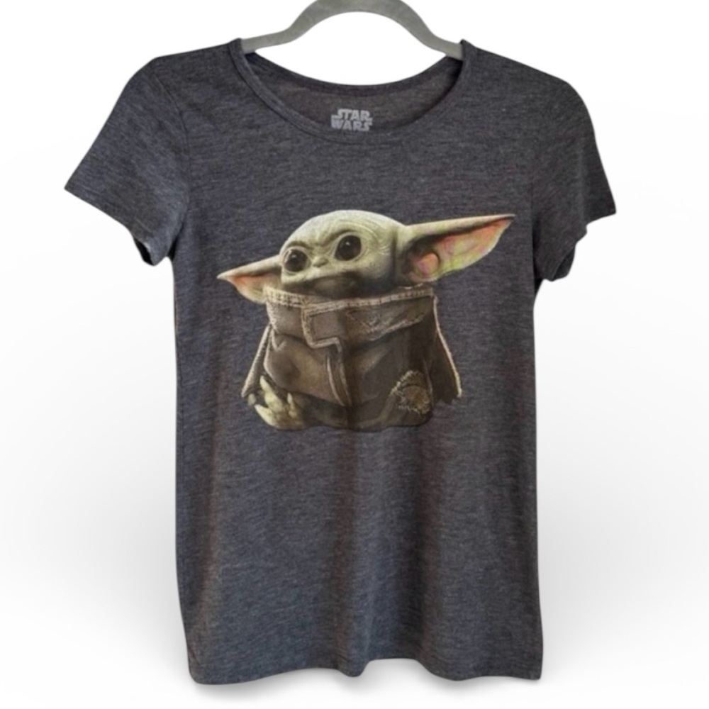 Star Wars Grogu Baby Yoda Graphic Tee Gray Fitted Short Sleeve Women’s Small